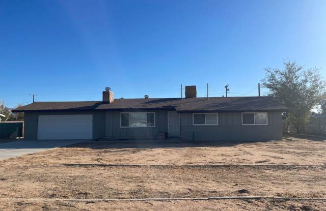 Apple Valley Home 4 Bedrooms, 2 Bathrooms, Large back yard, photos photos