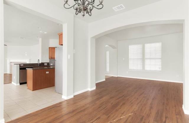 906 Crested Cove Drive Gallery 4