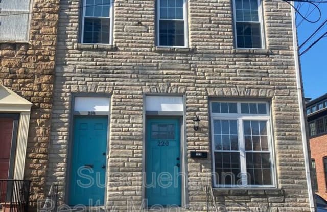 220 N. Plum Street photos photos