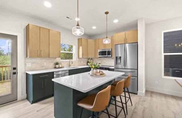 Knoxville 37917 - Brand New 3 Bedroom, 2.5 Bath Home Near Downtown Knoxville & University of Tennessee - Contact Ryan Fogarty (865) 333-4840 Gallery 4