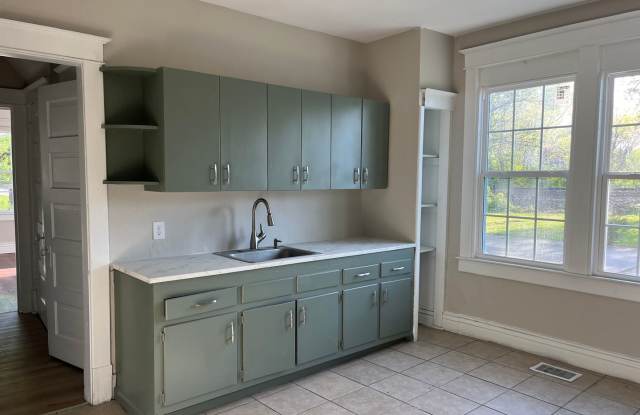224 East Poplar Street photos photos