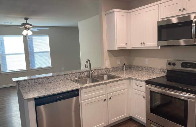 3 bed, 2 bath, 2 car garage in Wagoner OK Gallery 4