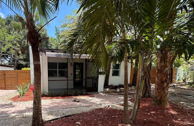 1733 SW 13th St photos photos
