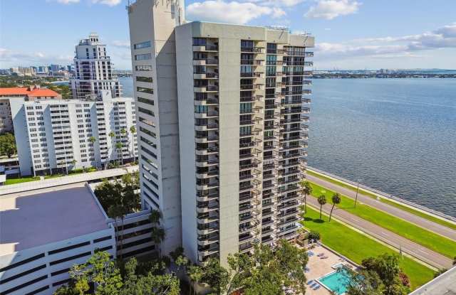 2413 BAYSHORE BOULEVARD photos photos