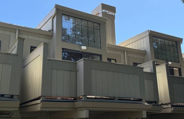 SPACIOUS TWO BED / TWO BATH UPPER-LEVEL CONDO IN PACHECO VALLE photos photos