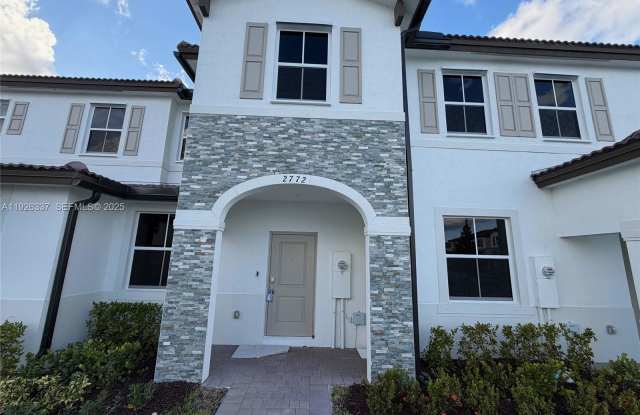 2772 Southeast 26th Avenue photos photos