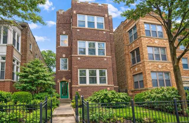 4750 N Dover Street unit: 3 - 4750 North Dover Street, Chicago, IL 60640