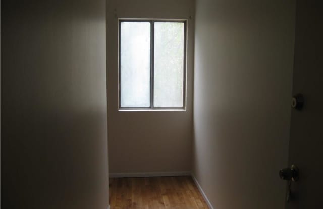 302 Old Mill Road Gallery 2