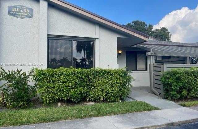 447 Lakeview Dr photos photos