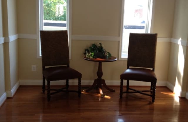219 56th Pl Ne Gallery 4