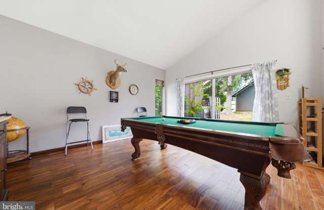 10725 WAYRIDGE Drive Gallery 3