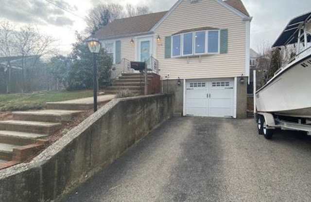 378 Neck St. photos photos