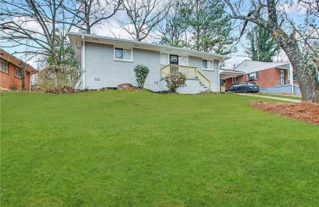 2233 Springdale Circle SW Gallery 2