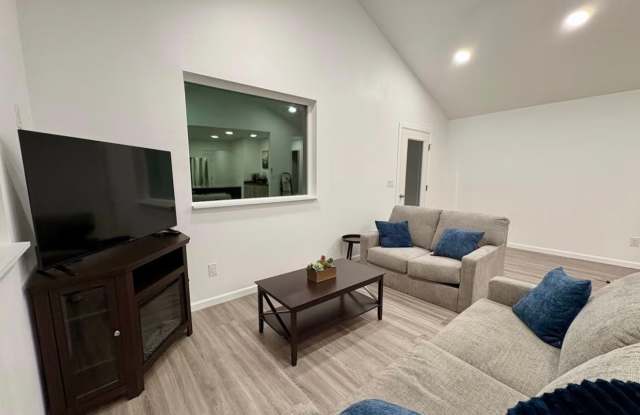 Waterfront Home on Chena Slough – 2BR/1BA! Gallery 3