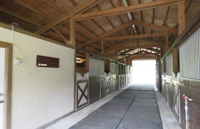 1713 Arabian Drive Gallery 3