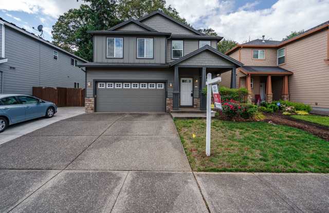 $500 Move In Special NO APPLICATION FEE 4 Bedroom 2.5 Bath New Carpet and Fresh Paint photos photos