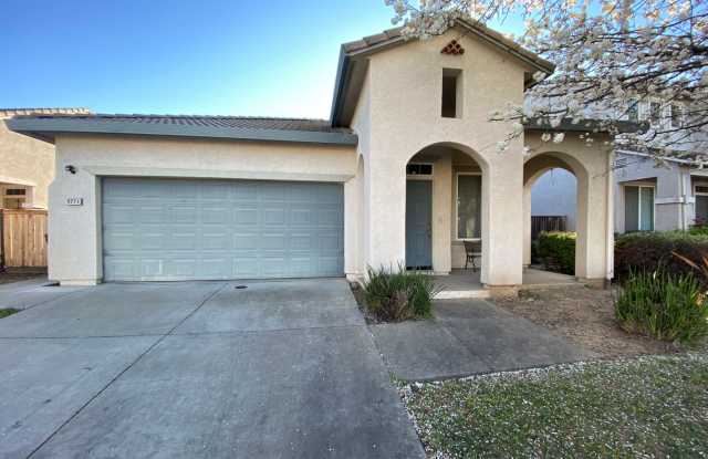 Single Story 4 Bedroom photos photos