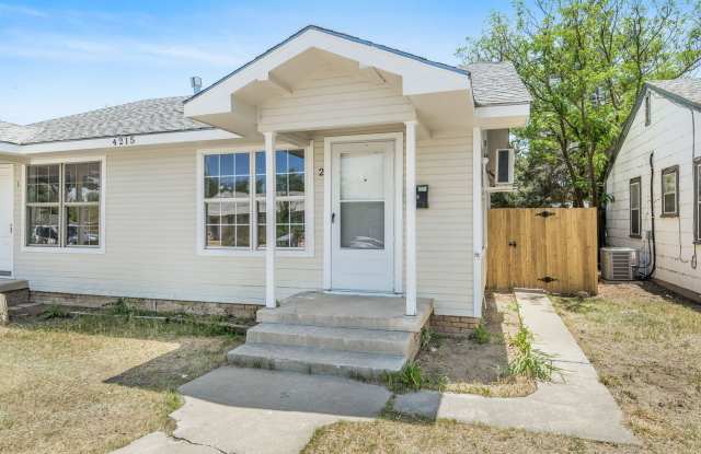 4215 SW 11th photos photos