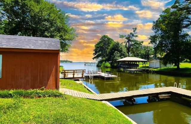 542 Wildewood Drive photos photos