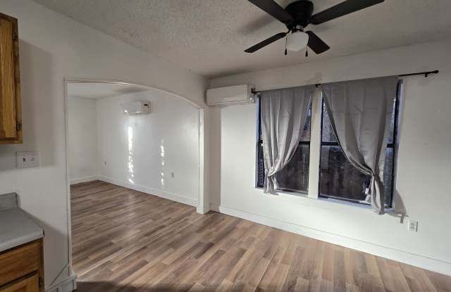 1210 N Crain St photos photos