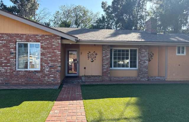 Beautiful 3 Bedroom 2 Bathroom House in Granda Hills photos photos