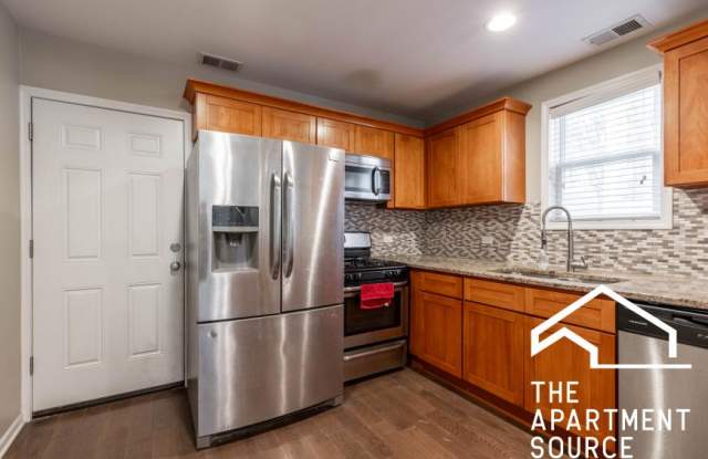 1530 North Greenview photos photos
