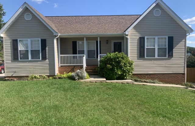 809 Harmon CIR - 809 Harmon Circle, Hollins, VA 24019