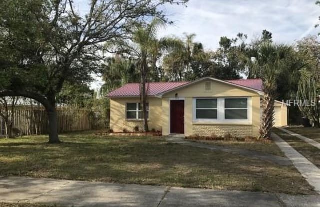 228 GROVE CIRCLE S - 228 Grove Circle South, Dunedin, FL 34698