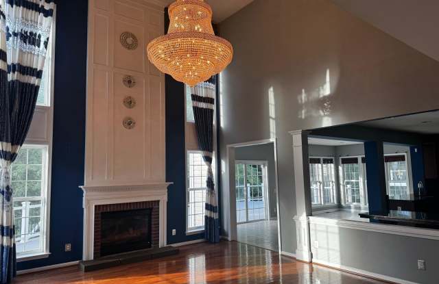 8094 PAPER BIRCH DRIVE Gallery 4