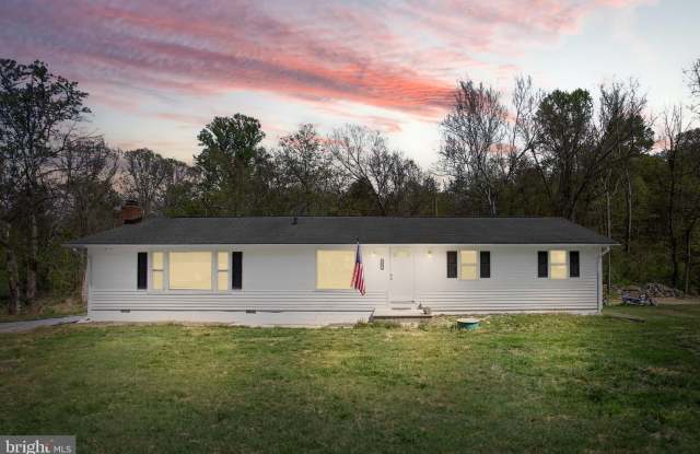 5002 E POINT RD - 5002 East Point Road, Rockingham County, VA 22827 5002 E POINT RD - 5002 East Point Road, Rockingham County, VA 22827