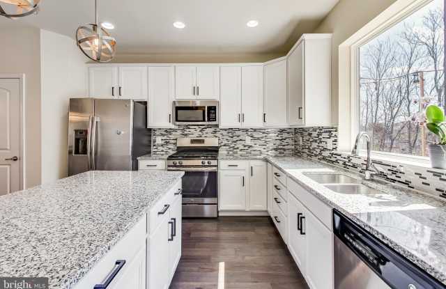 11852 BOLAND MANOR Drive Gallery 4