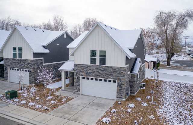 712 E Zekes Court Gallery 1