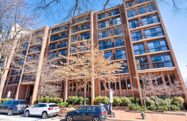 Large Foggy Bottom Beauty - 1+Den + 1 FB photos photos