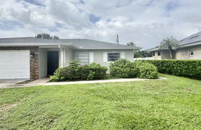 2307-2309 Lakeshore Boulevard - 2309 photos photos