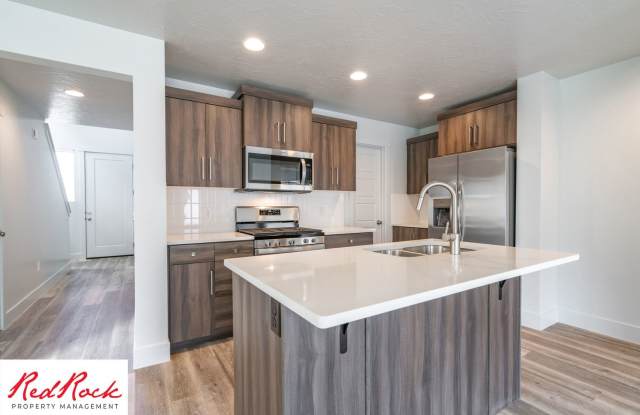 Innovative Design! 4 Bedroom Home in the Beautiful Desert Playa Community photos photos