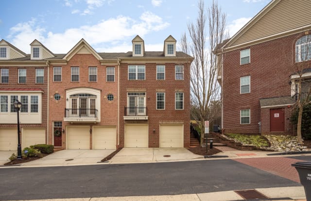 523 Triadelphia Way - 523 Triadelphia Way, Alexandria, VA 22312