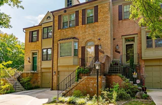 Great 3br 2.5 Bath Townhome in Rockville MD Gallery 1