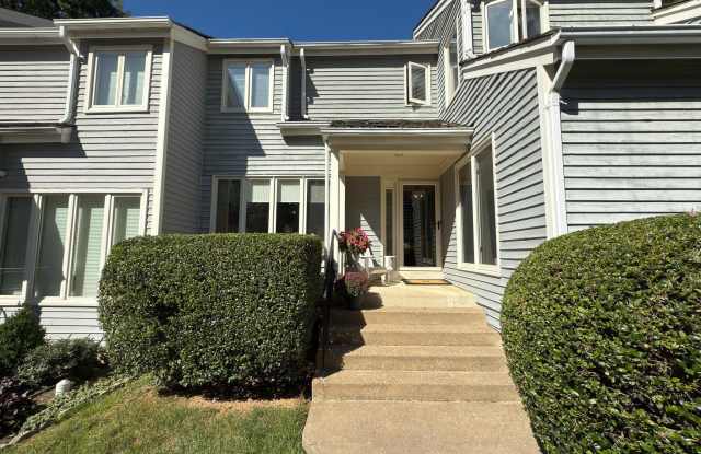 1319 WEDGEWOOD MANOR WAY - 1319 Wedgewood Manor Way, Reston, VA 20194