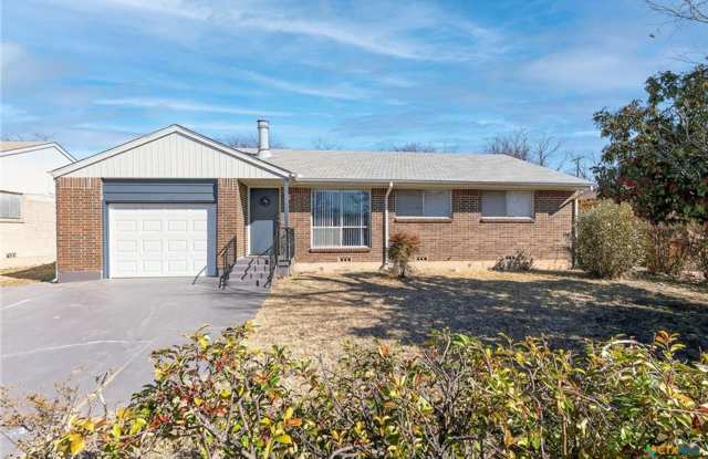 1305 Arkansas Ave. photos photos