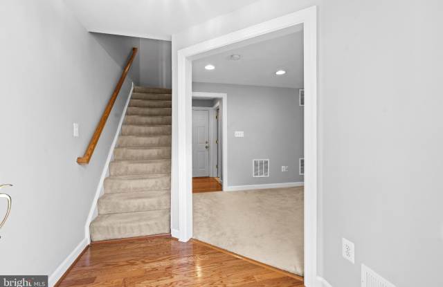 13638 LAVENDER MIST Lane Gallery 4