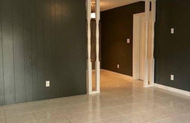 10505 N Boulevard Gallery 2