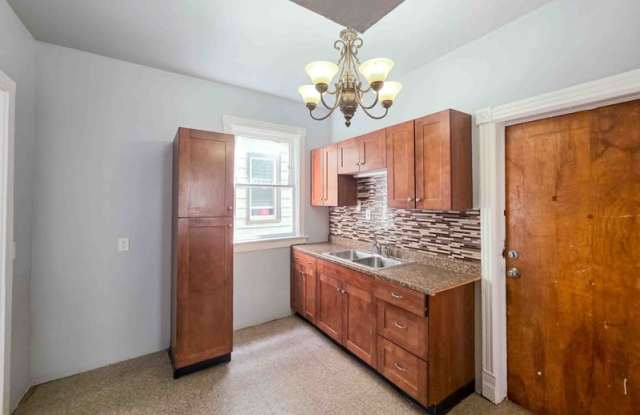 339 Hampshire Street - APT 1 Gallery 3
