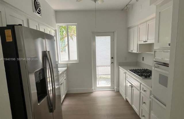 3921 N Meridian Ave photos photos