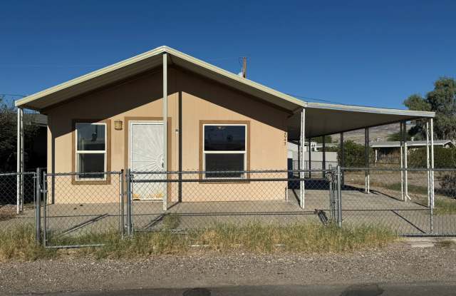 3 BR 2BA house with fenced yard, Recent UPDATE, Nu Paint, Carpet,MOVE IN SPECIAL!! - 2047 Hualapai Drive, Bullhead City, AZ 86442