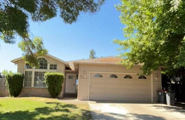 3 Bedroom 2 bath house available! photos photos