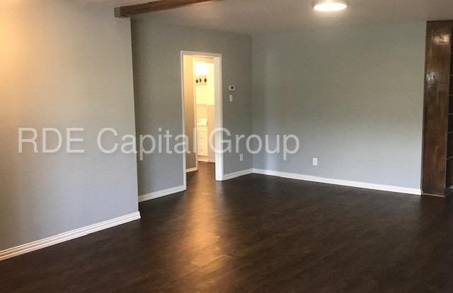 4516 Moorview Avenue Gallery 2