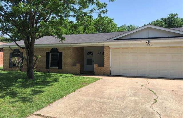 512 Charlyne Drive - 512 Northwest Charlyne Drive, Burleson, TX 76028