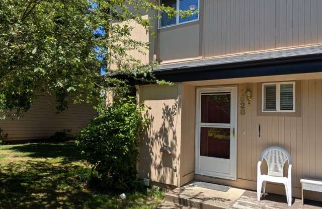 Nice 2 bed/1.5 bath condo in West Eugene photos photos