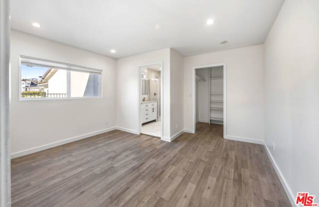 17141 Sherman Way photos photos