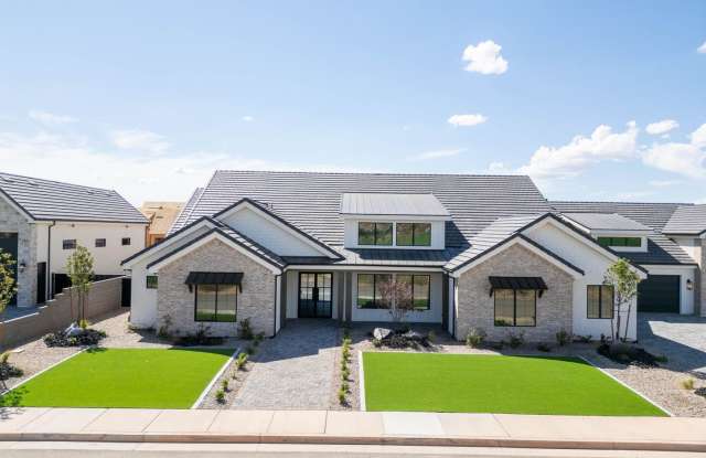 Gorgeous Custom Single Story with RV Garage - 2726 South 240 West, Washington, UT 84780